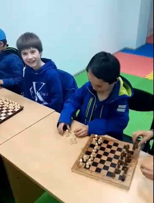 Шахи для дітей. Уроки онлайн та в Києві