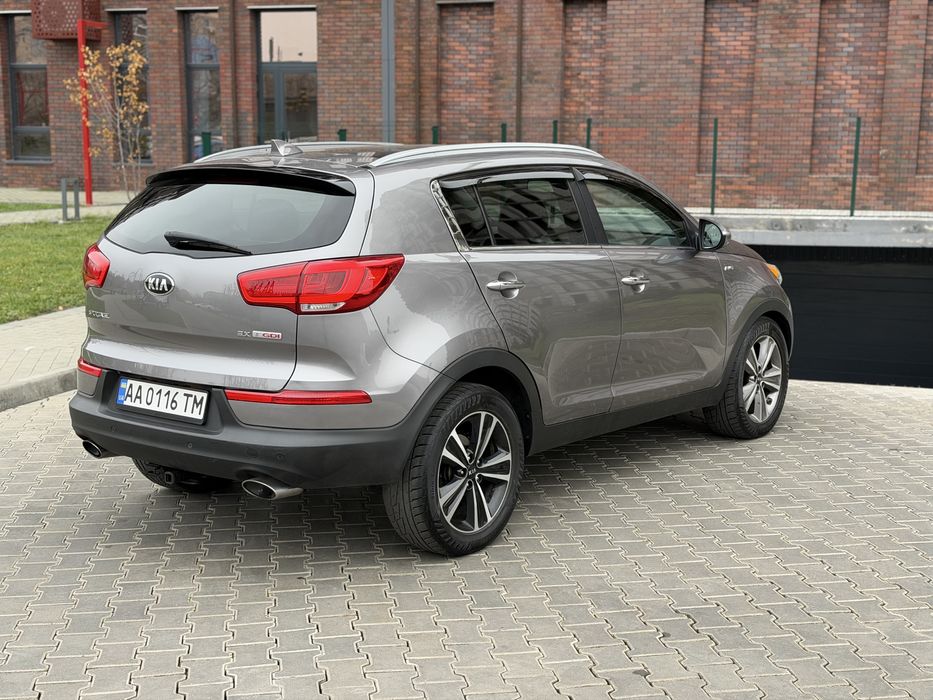 Kia Sportage 12 місяць 2013 2л газ/бензин автомат