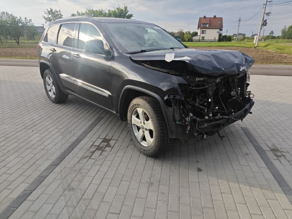 Jeep grand Cherokee wk2 laredo 170 tyś km przebiegu uszkodzony na miej
