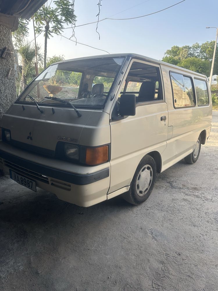 Mitsubishi L300 9 lugares