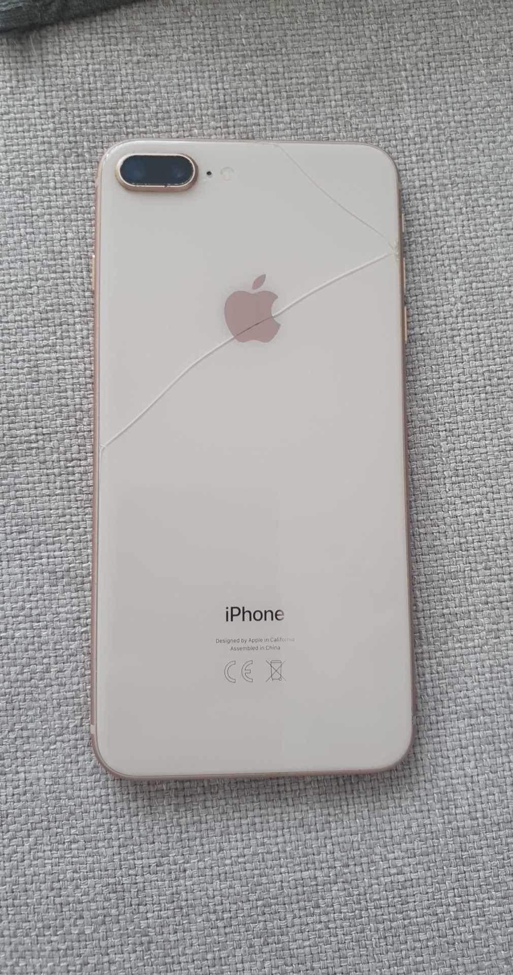 iPhone 8 Plus ROSE GOLD używany lecz w dobrym stanie