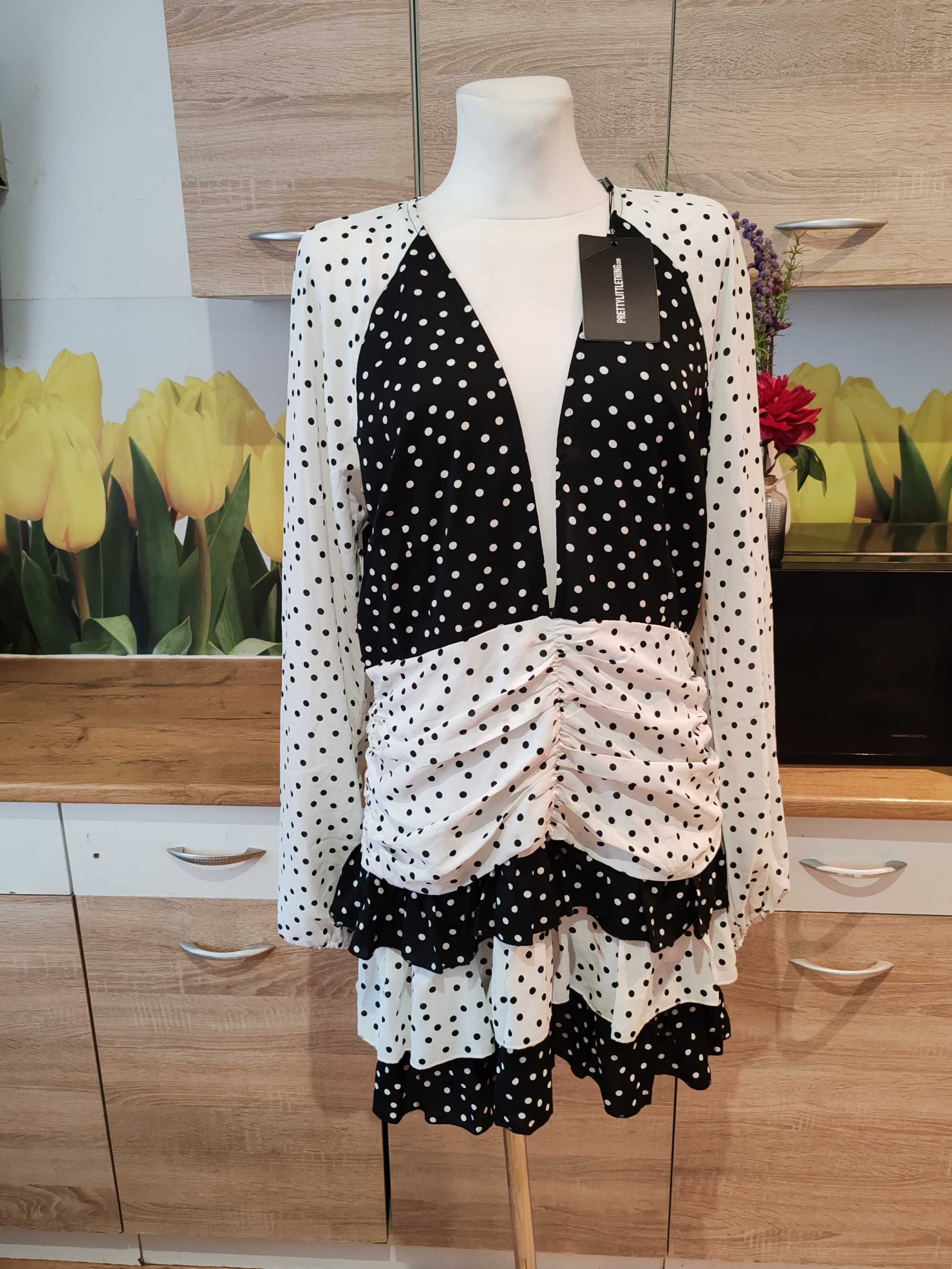 Nowa koktajlowa sukienka PrettyLittleThing 44 poliester wesele/komunia