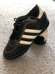 Buty sportowe do gry w piłkę firmy Adidas rozmiar 31,5
