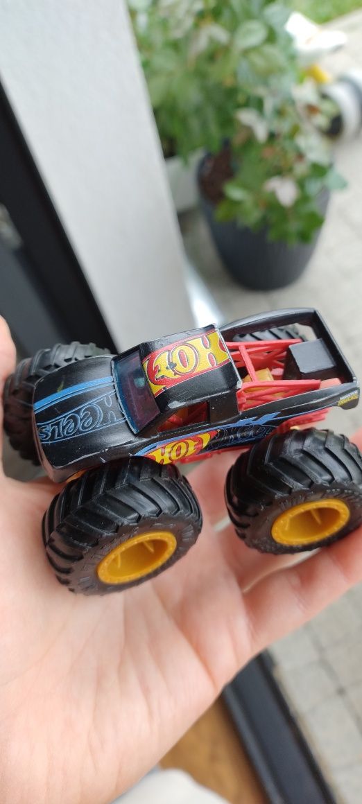 Tor samochodowy Monster Trucks Hot Wheels GNB05