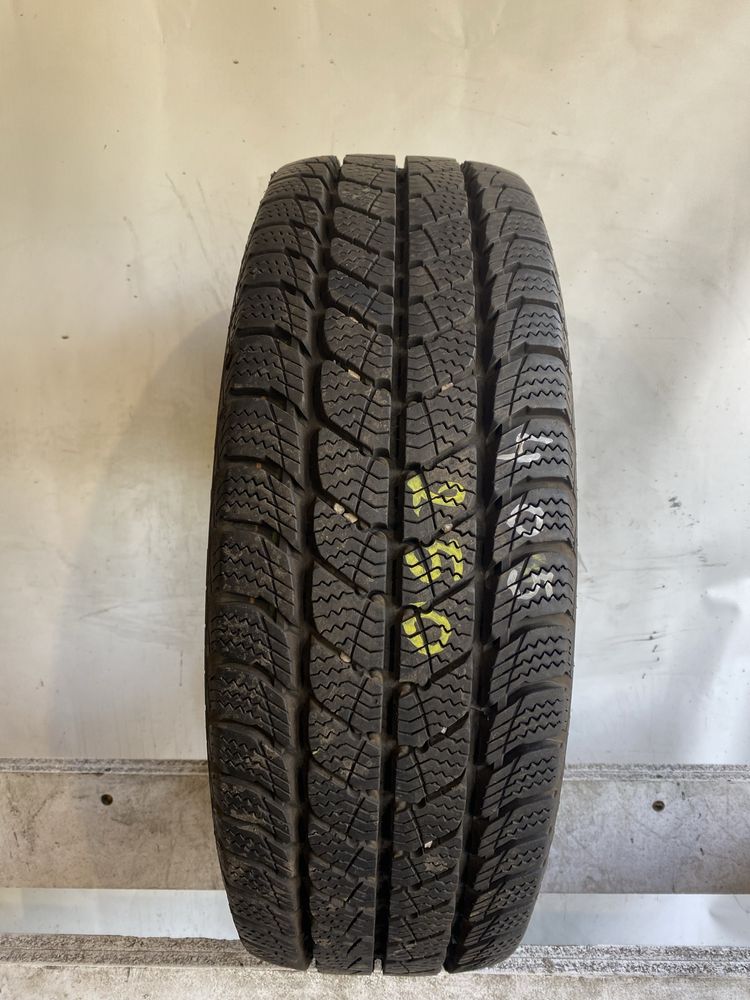 Opona pojedyncza 205/65/16c Semperit Van-Grip 3