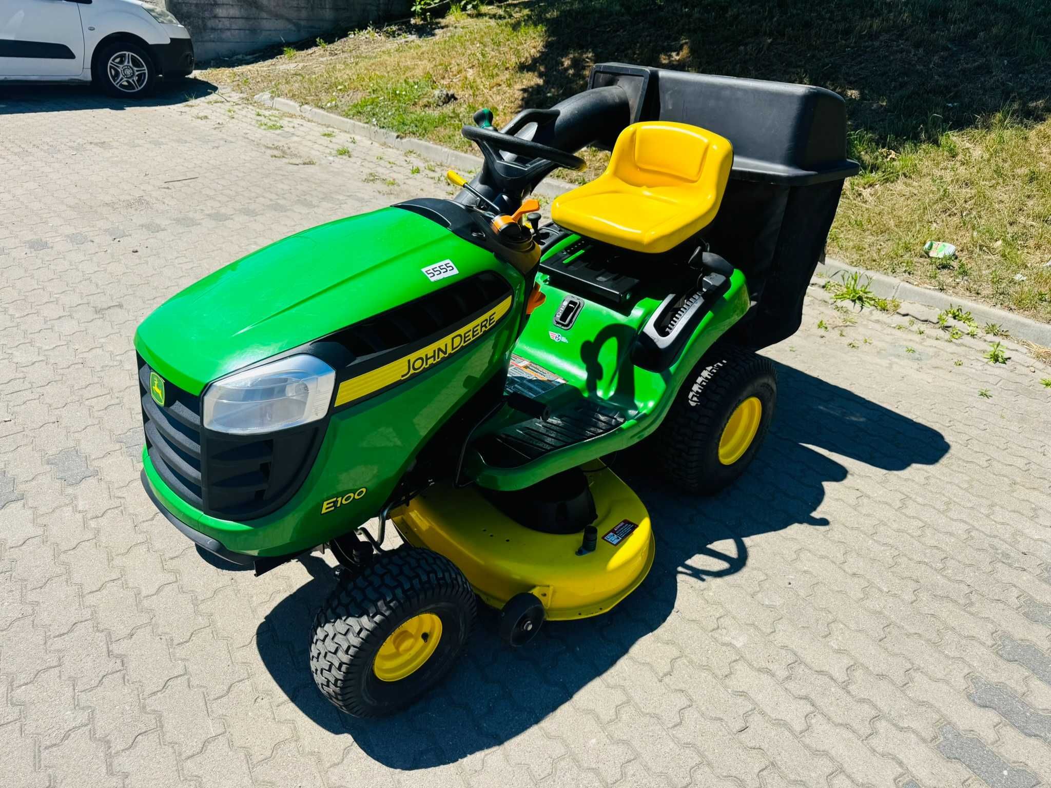 Traktorek kosiarka John Deere E100 Briggs&Strat z USA! 46 Moto Godzin!