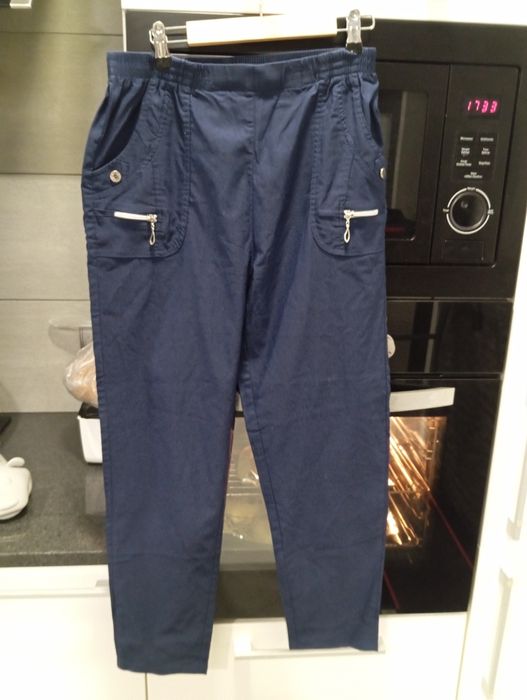 Spodnie granatowe na gumie z zamkami tzw gnieciuchy