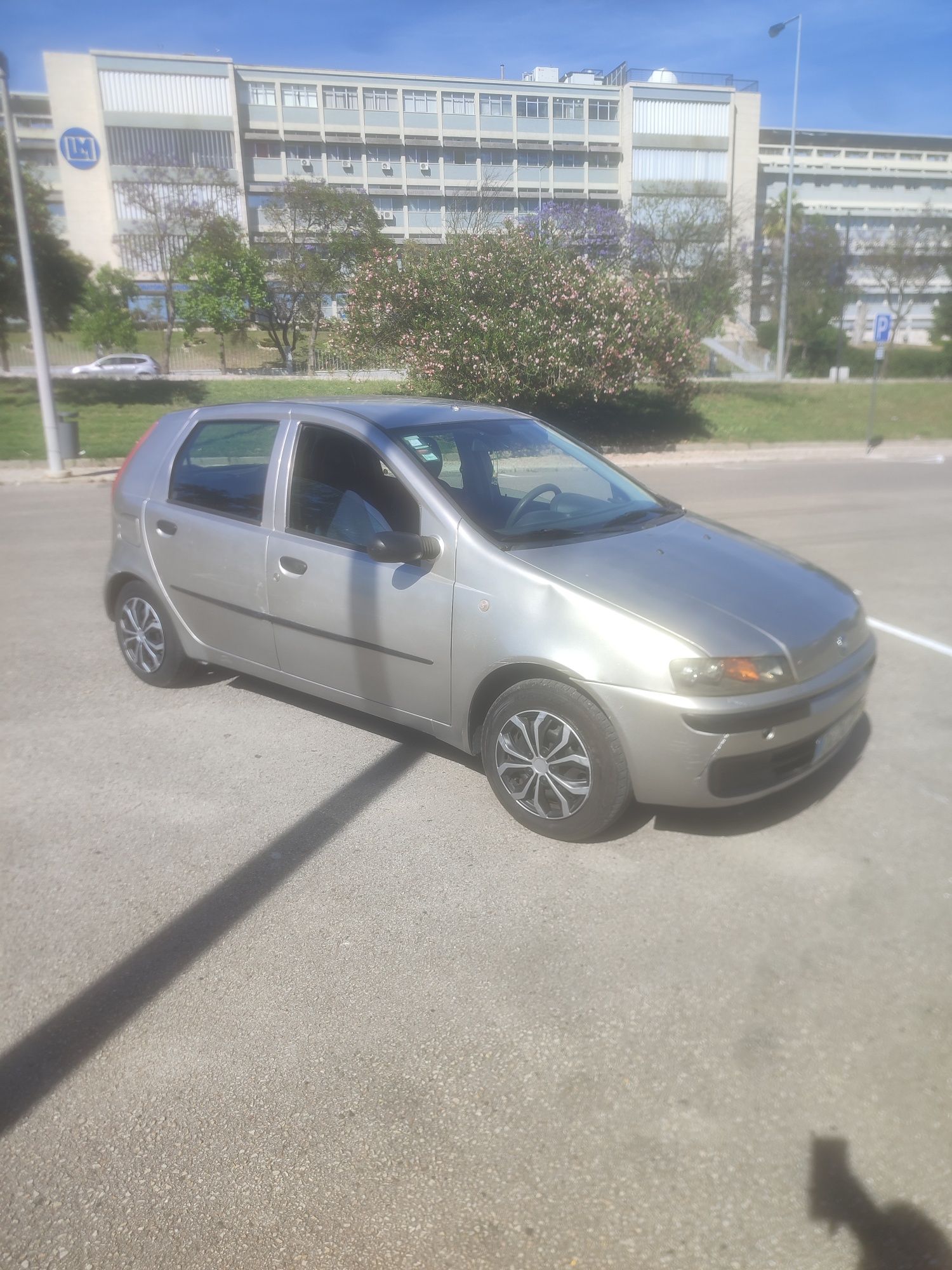 Fiat Punto 1.2 impecável