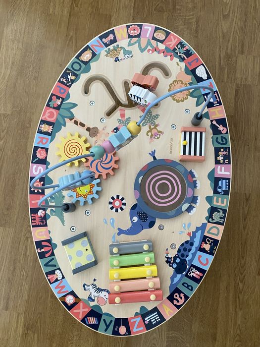 Stolik edukacyjny mamabrum