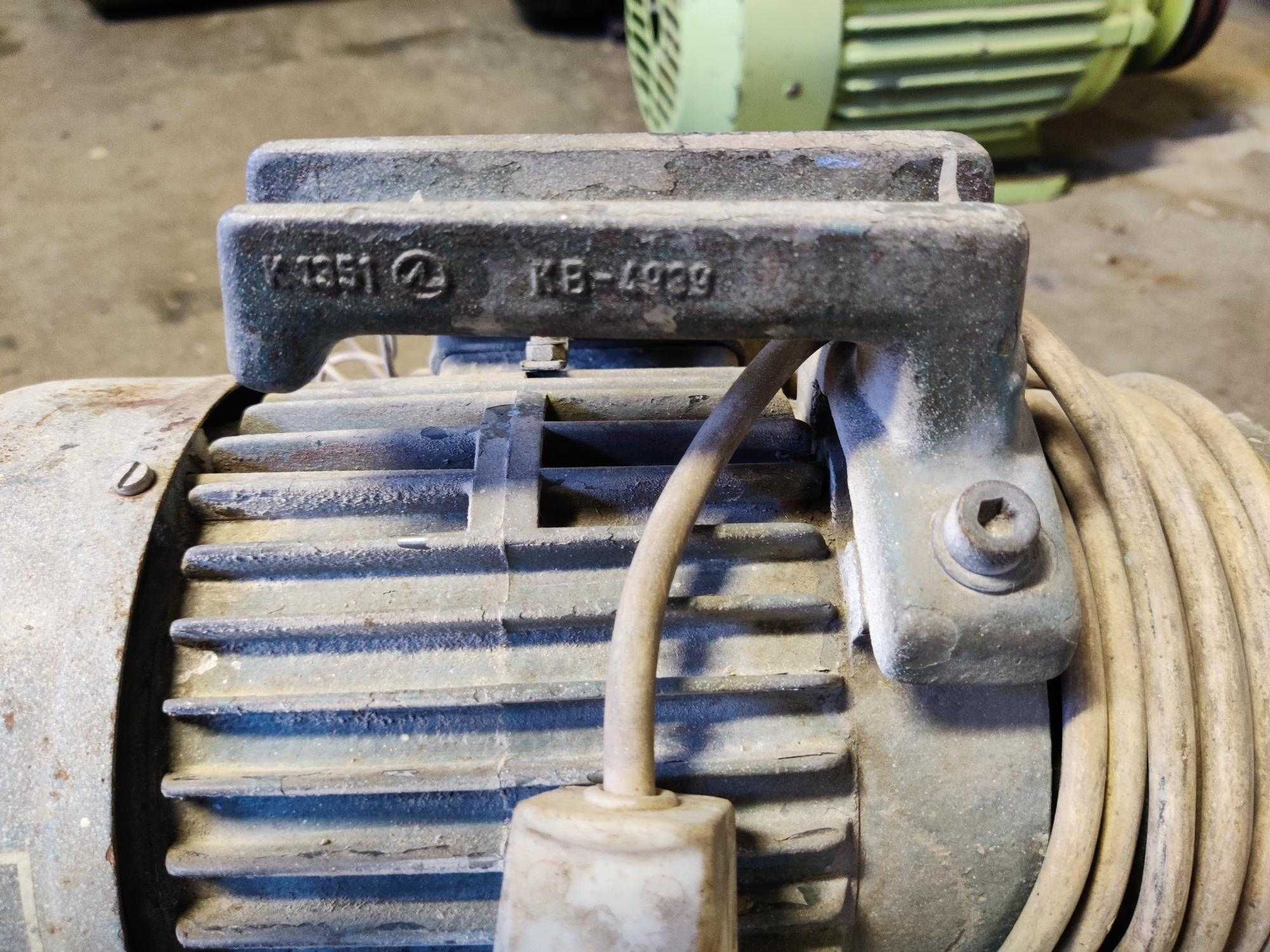 Motor Industrial KB4939