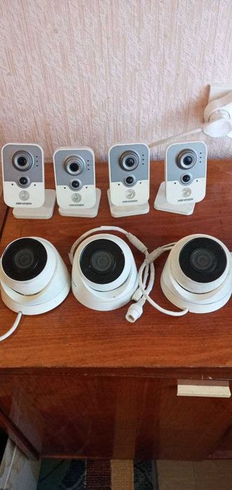 Камера спостереження  HIKVISION