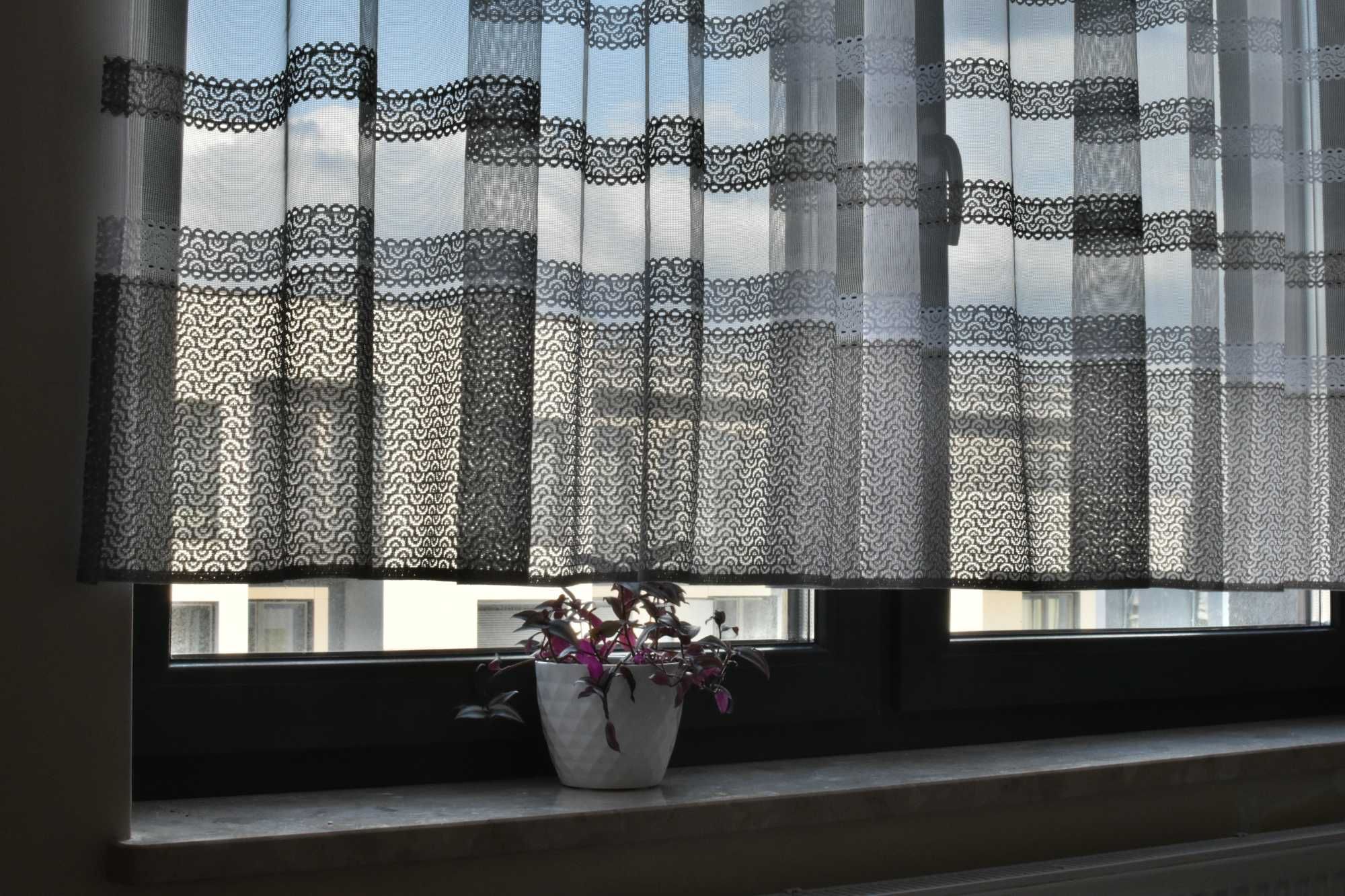 Firana firanka żakardowa gotowa z taśmą 160x300