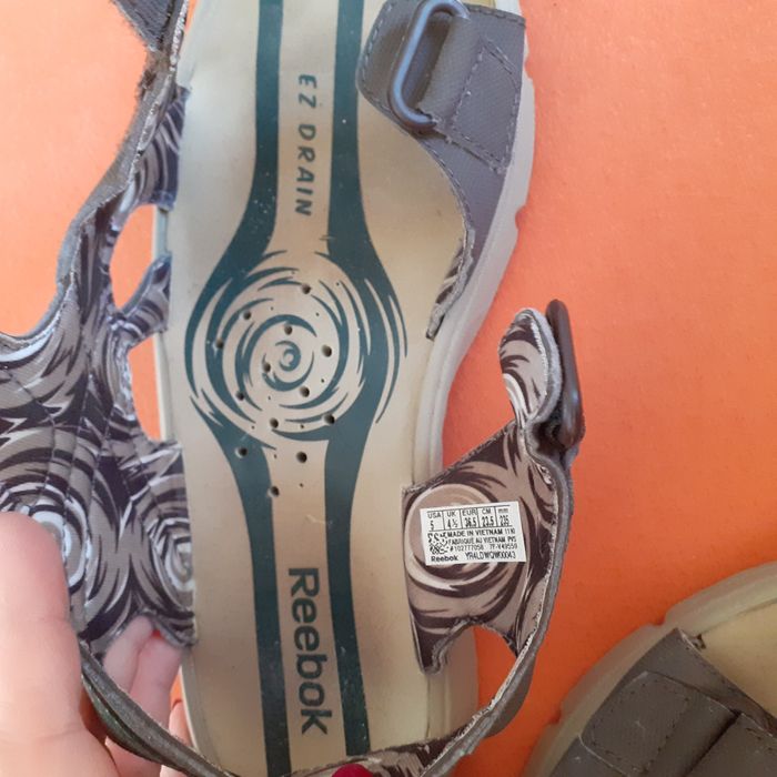 Sandały chłopięce Reebok rozm. 36,5 36-37 chłopiec