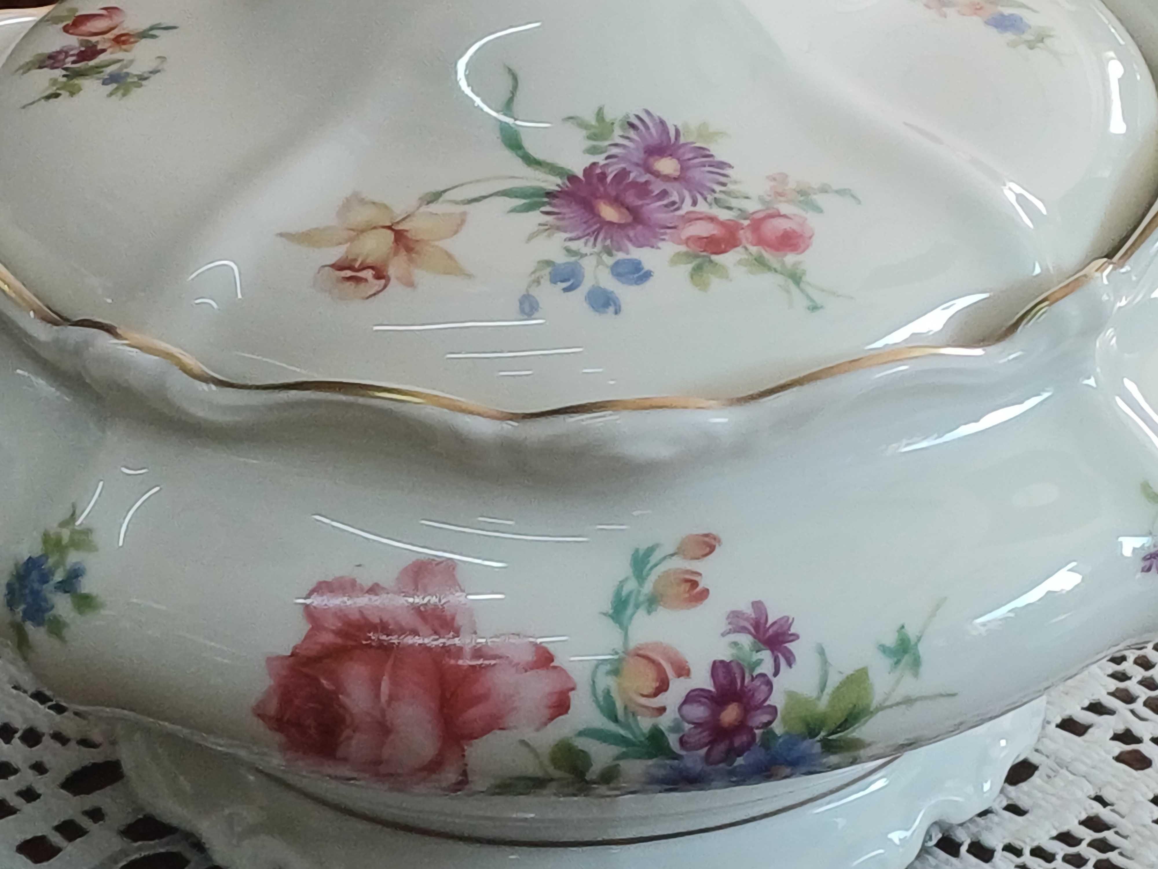 Bomboniera porcelana Rosenthal Pompadour 1941r. (P.4318)