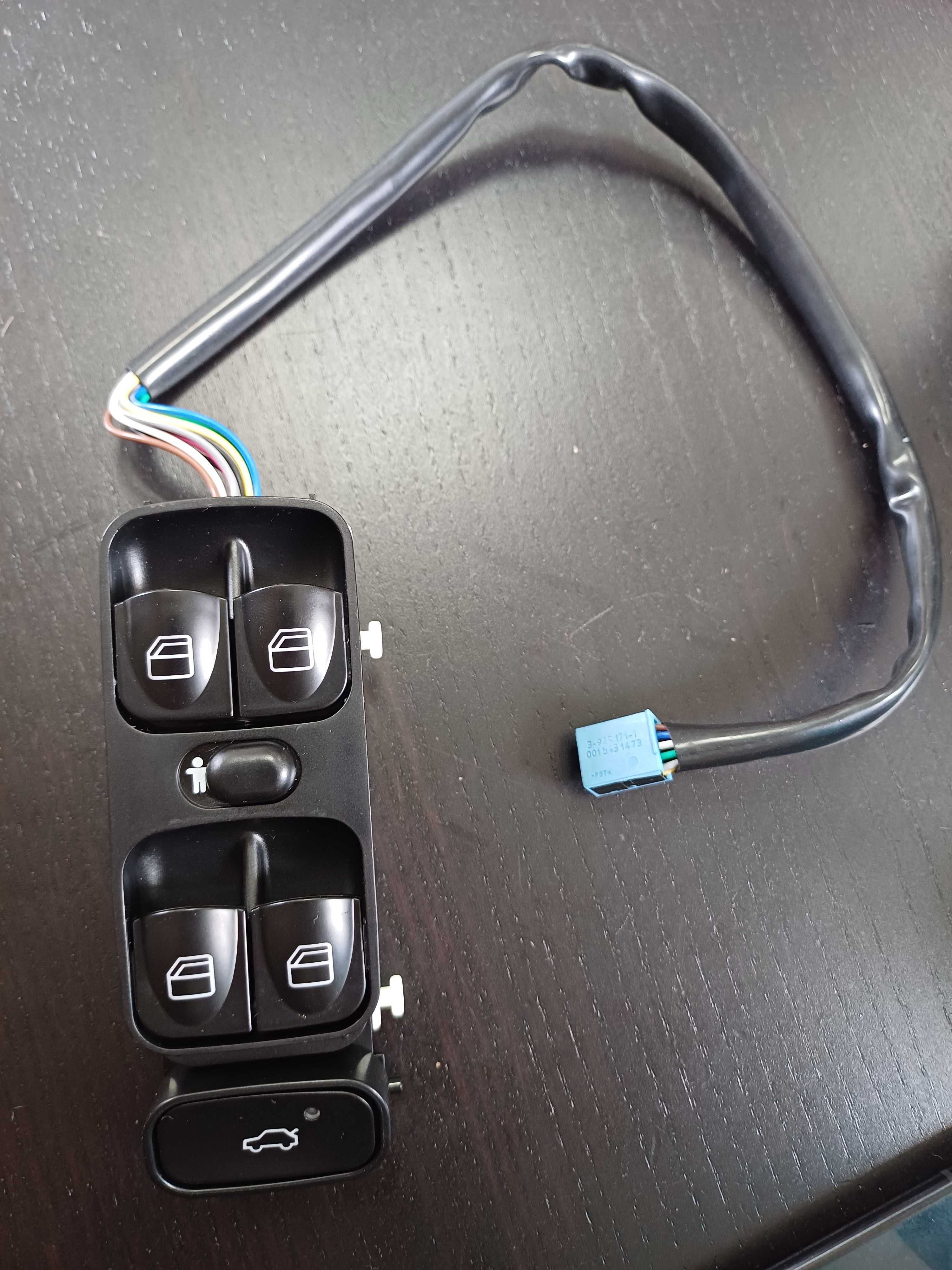 Panel szyb włącznik Mercedes C Klasa W203 sedan