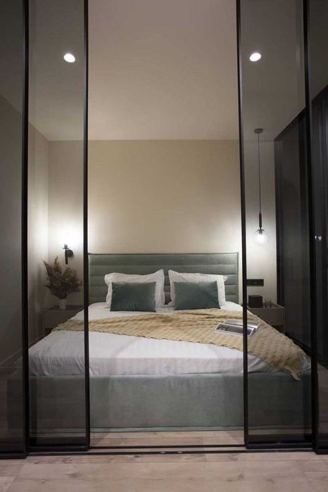 Генератор . Антановича . Центр. Печерськ . Палац Україна