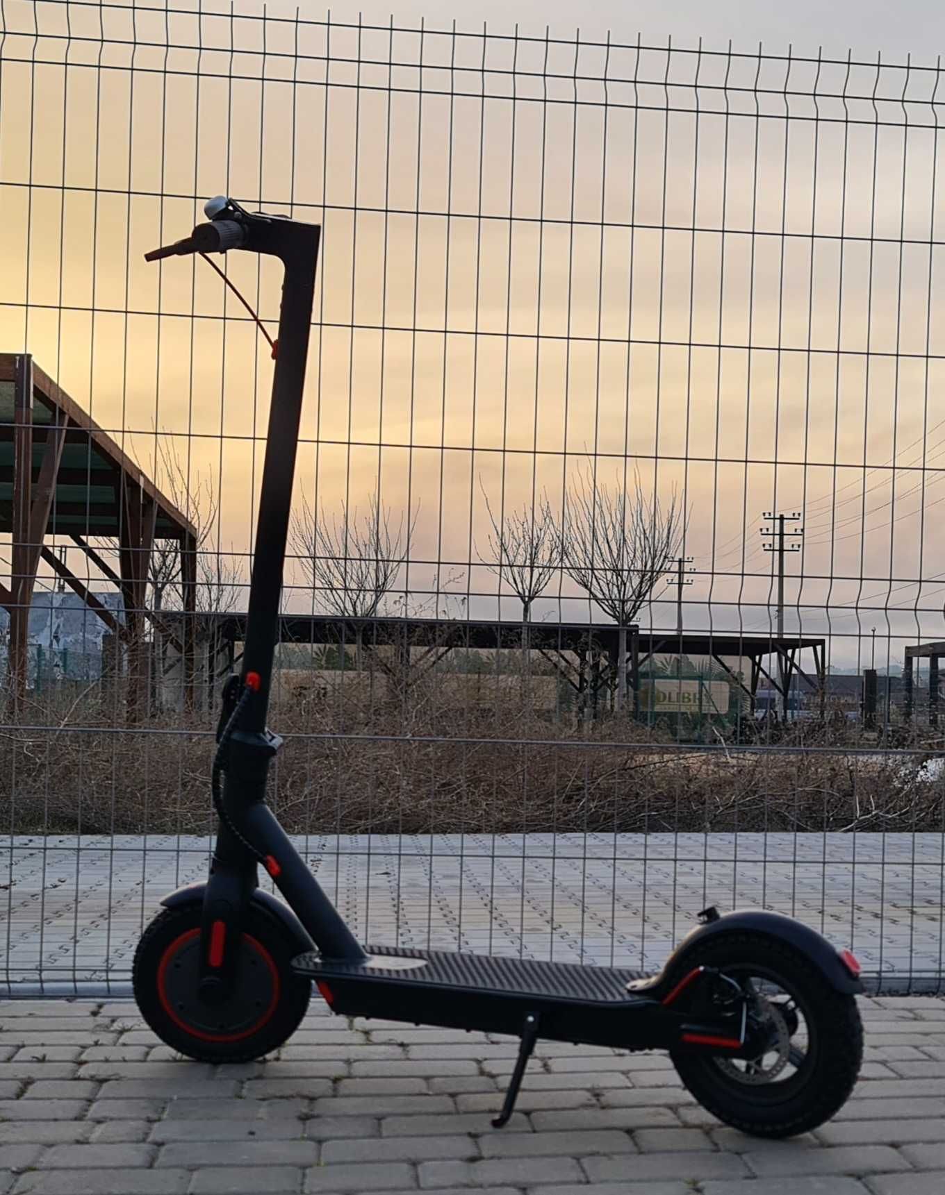 Самокат новый, электрический 350W !