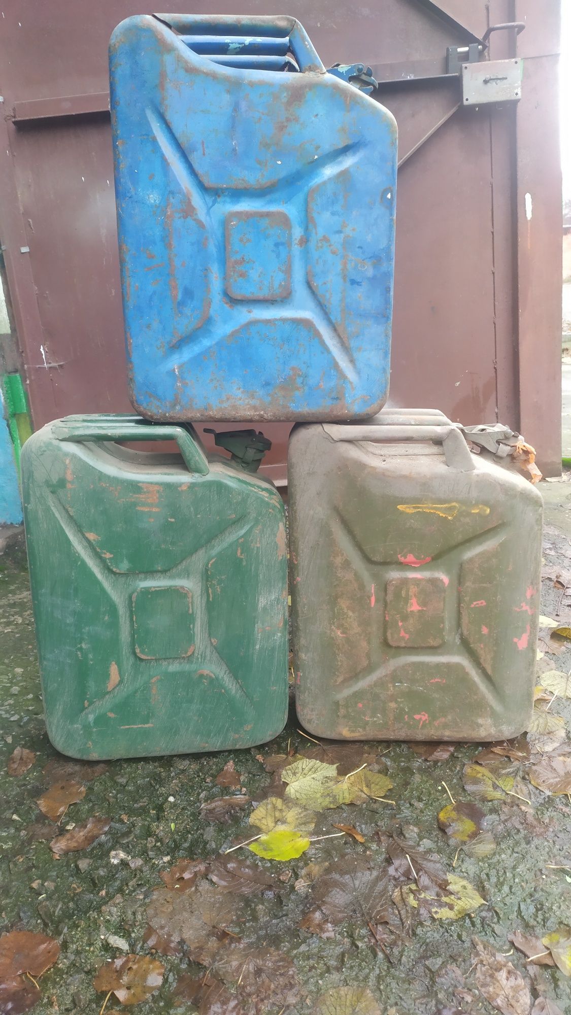 Продам канистры для топлива