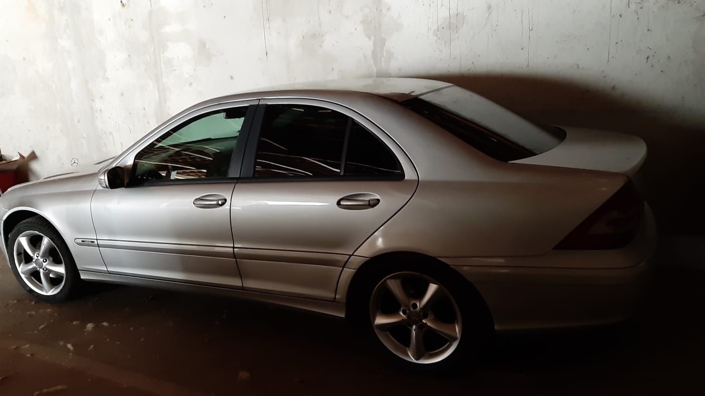 Mercedes classe C ano 2004