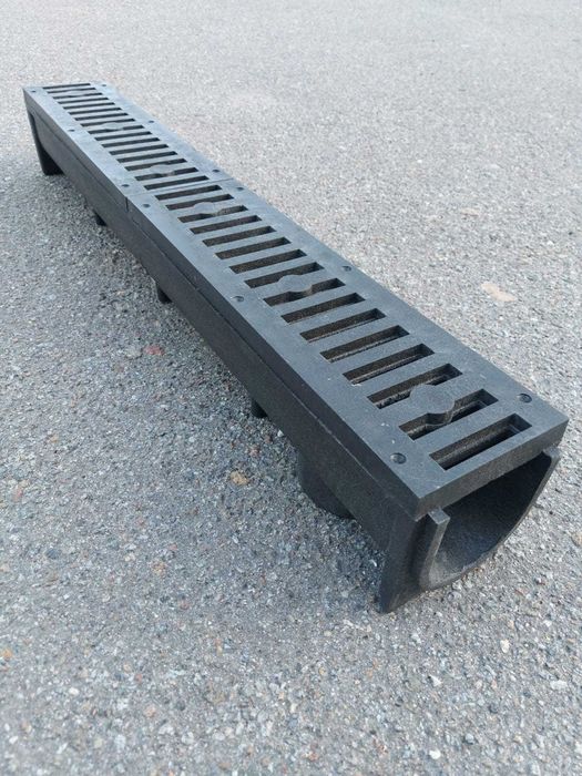 Водовідвід полімеркомпозитний глибокий 1 м. з переходом на 110 трубу