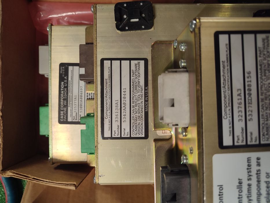 Sterownik ECU 323761A3 skrzyni biegów new Holland TM Case 336138A1
