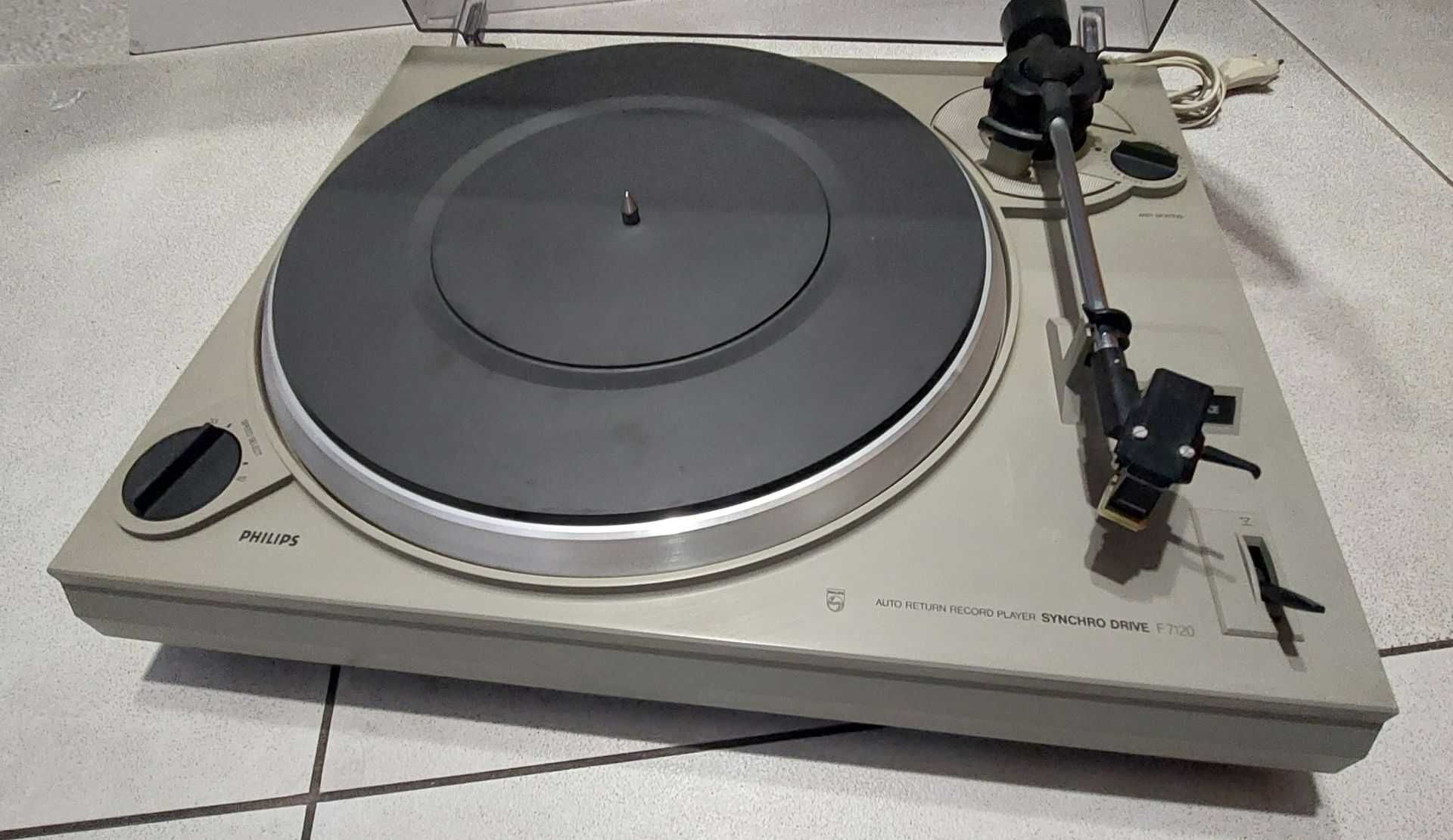 Gramofon PHILIPS F-7120 vintage