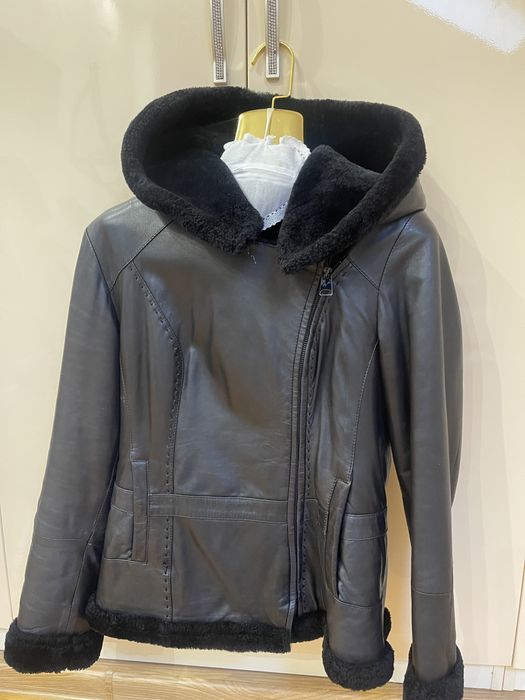 Дублянка жіноча,гарний стан,шкіра