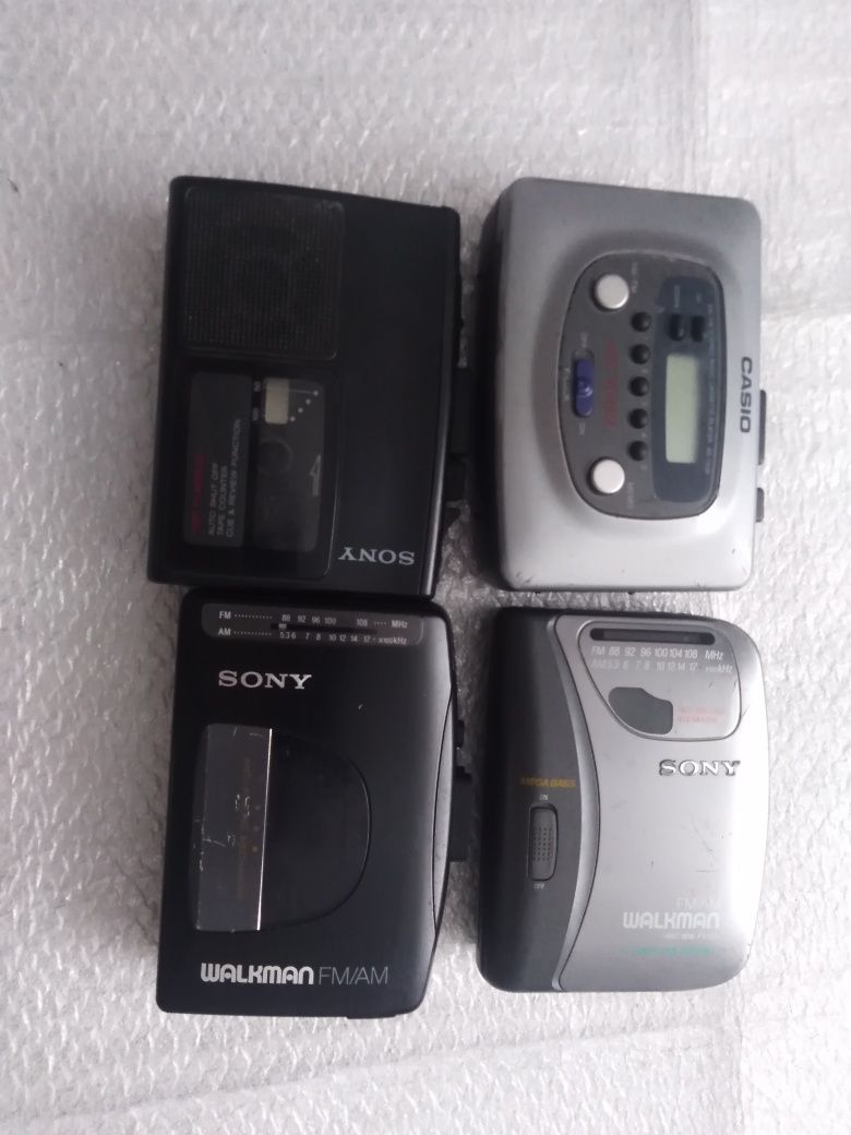 Кассетный плеер SONY WALKMAN FM/AM