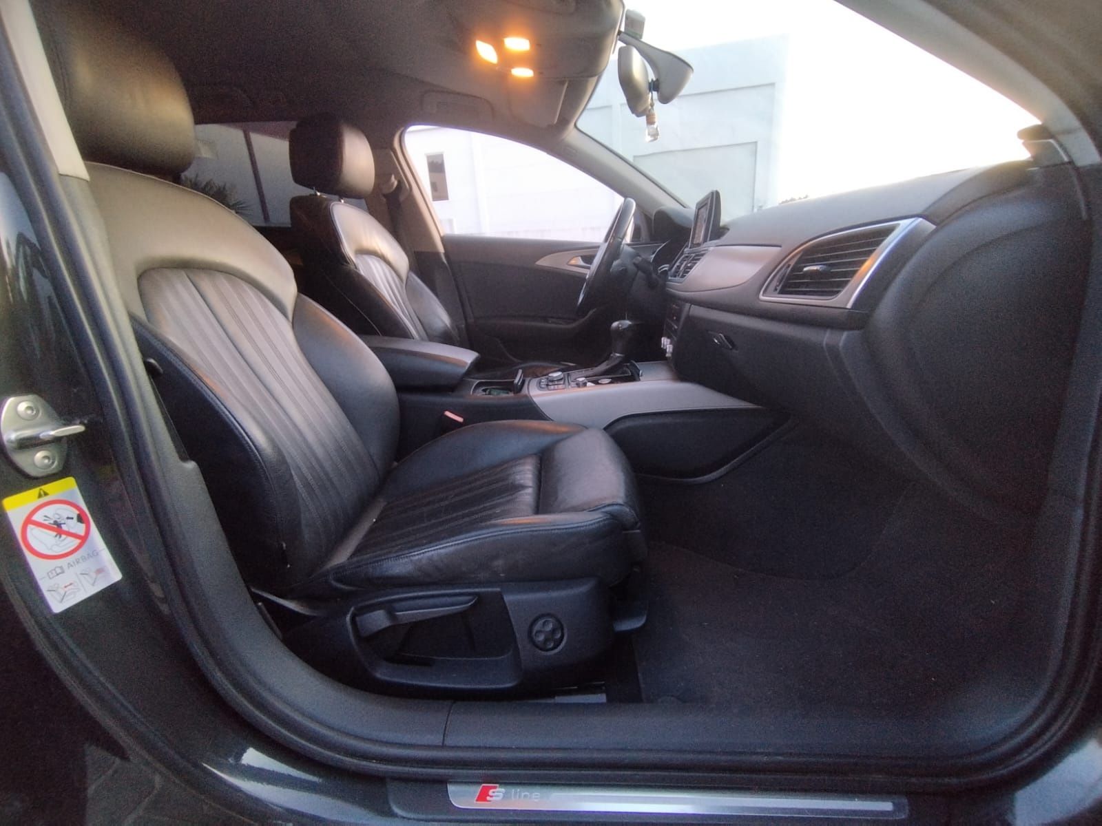 Audi A6 com livro revisões