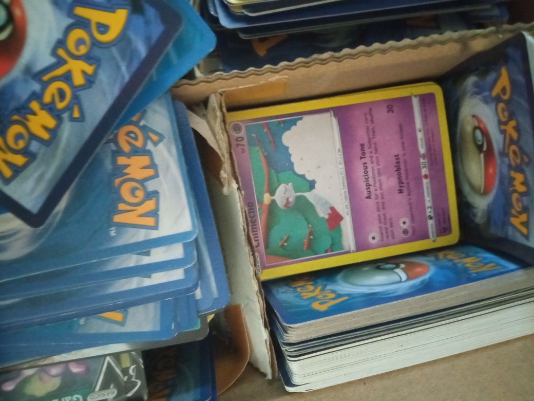 Muitas Cartas Pokémon