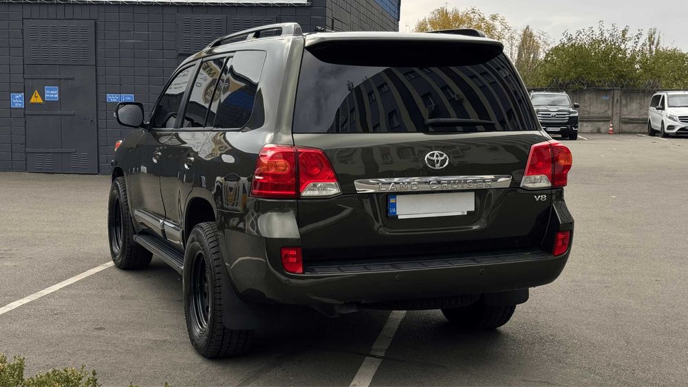 Toyota Land Cruiser 200 Броньована