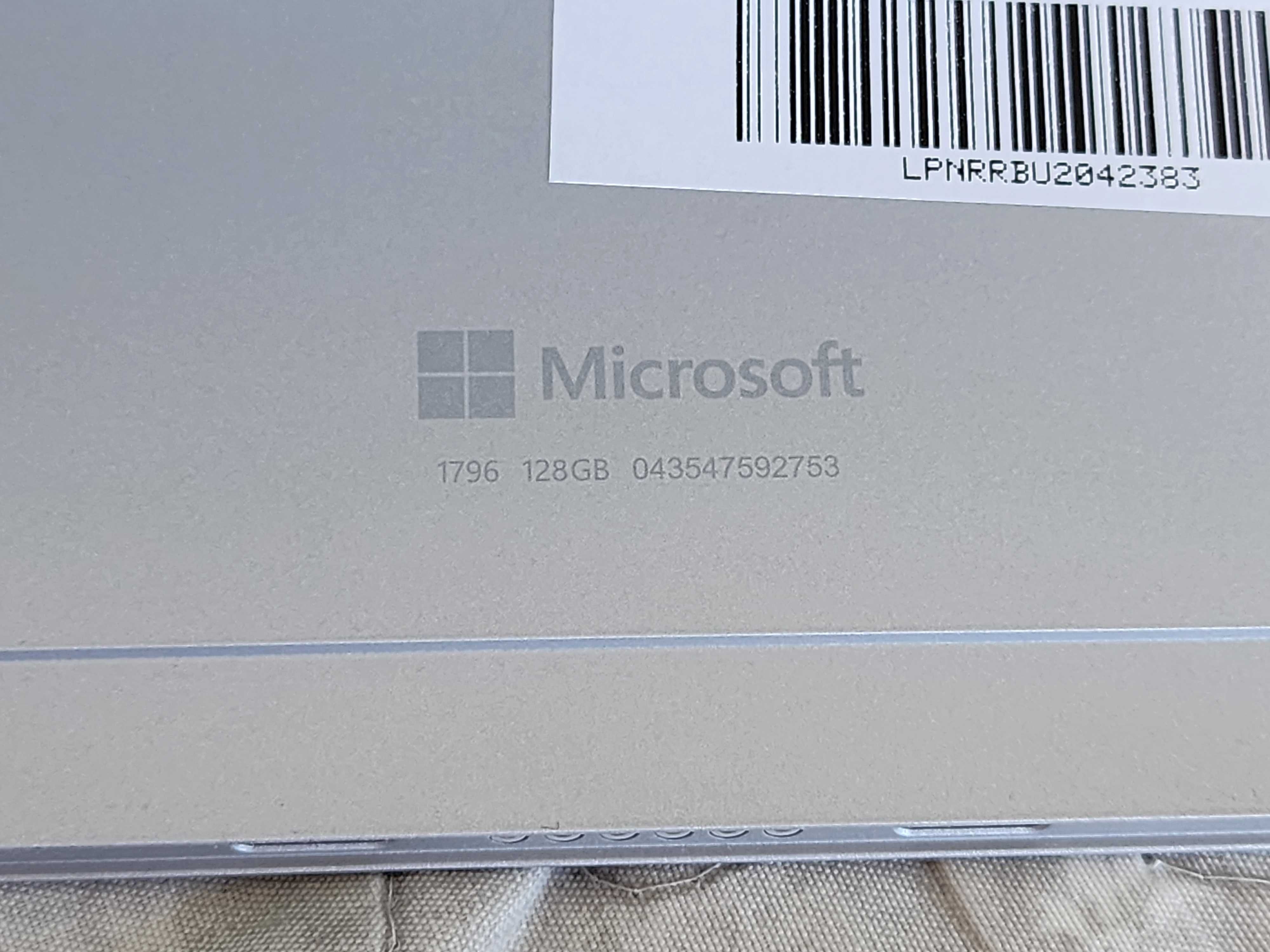 Microsoft Surface Pro 6 1796 12.3" 2736x1824 m3-7Y30U 4ГБ 128Гб Новий