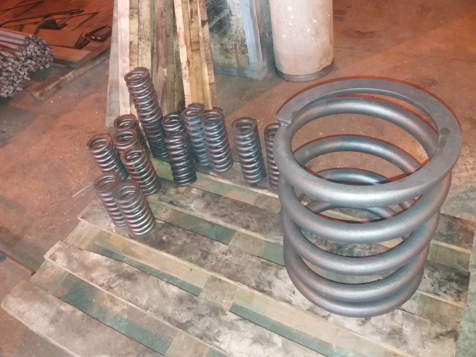 Пружина сжатия растяжения с зацепами для качели батута крепеж,кручения