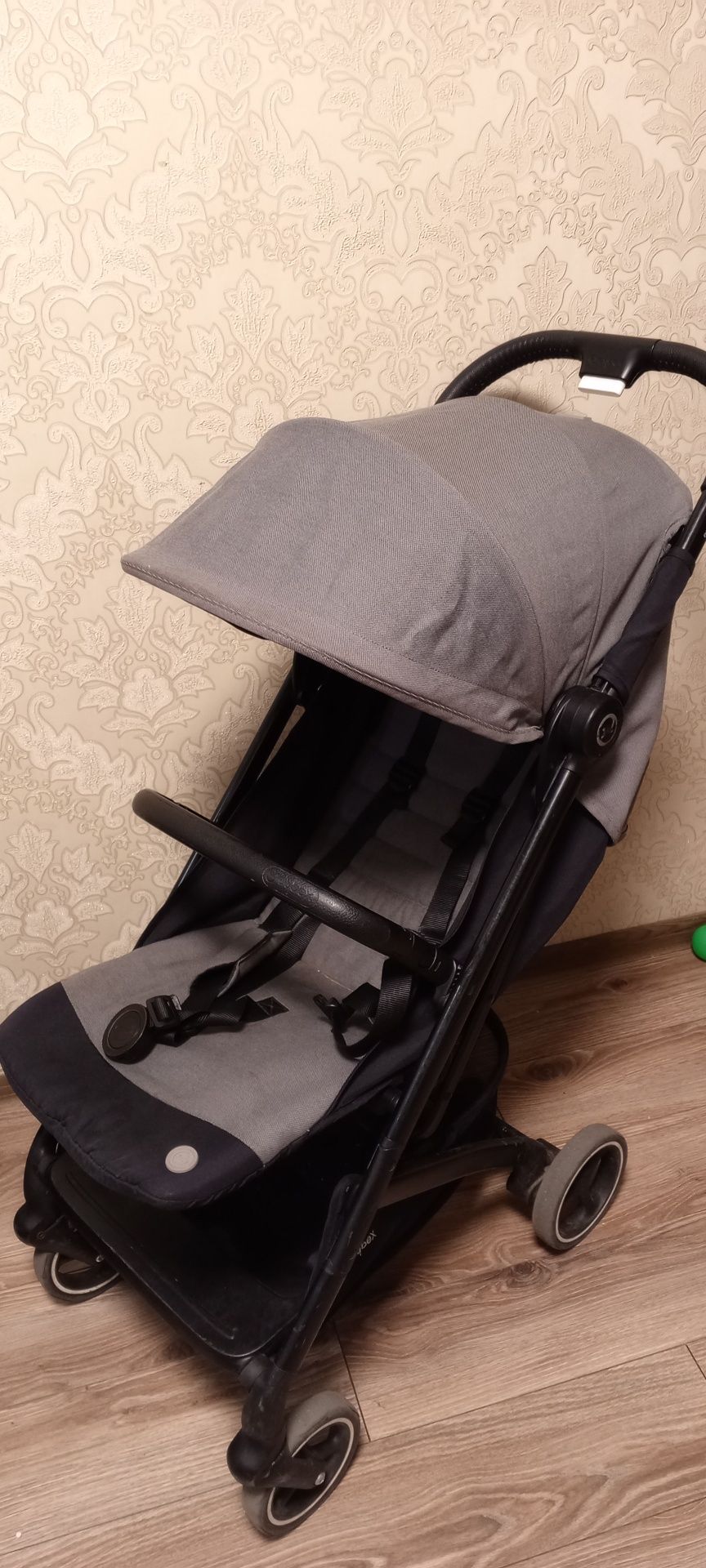 Продам коляску Cybex beezy