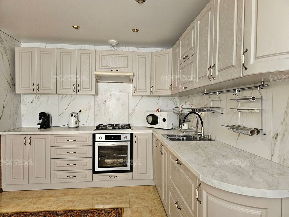 Продаж житлового будинку у Підгородному, поруч  школа