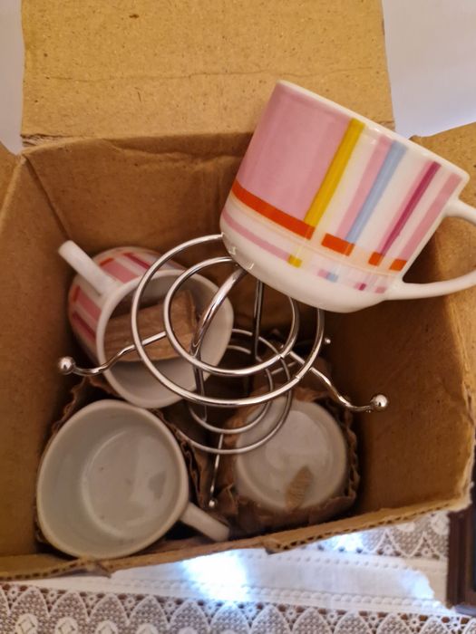 2 Conjuntos de chávenas de café