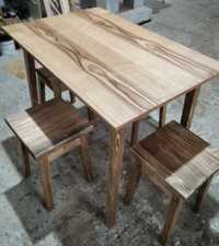 Дерев'яний стіл на кухню
