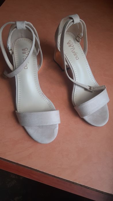 БОСОНОЖКИ. Пудровые. 38р.