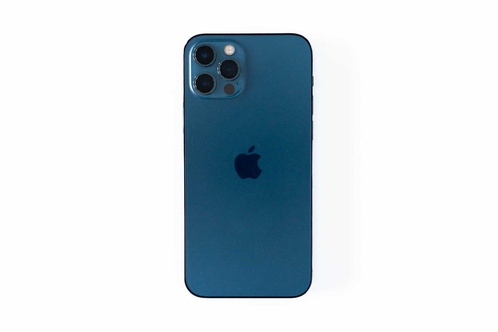 Zestaw Apple: iPhone 12 Pro + Apple Watch 6 – zadbane, z pudełkami