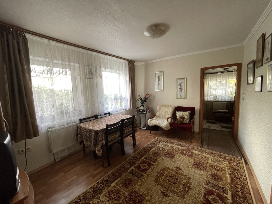 Продаж будинку в центрі міста