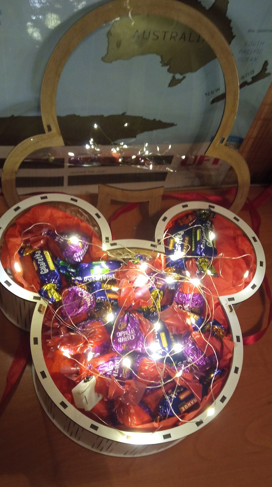 Коробка подарункова,красива !!