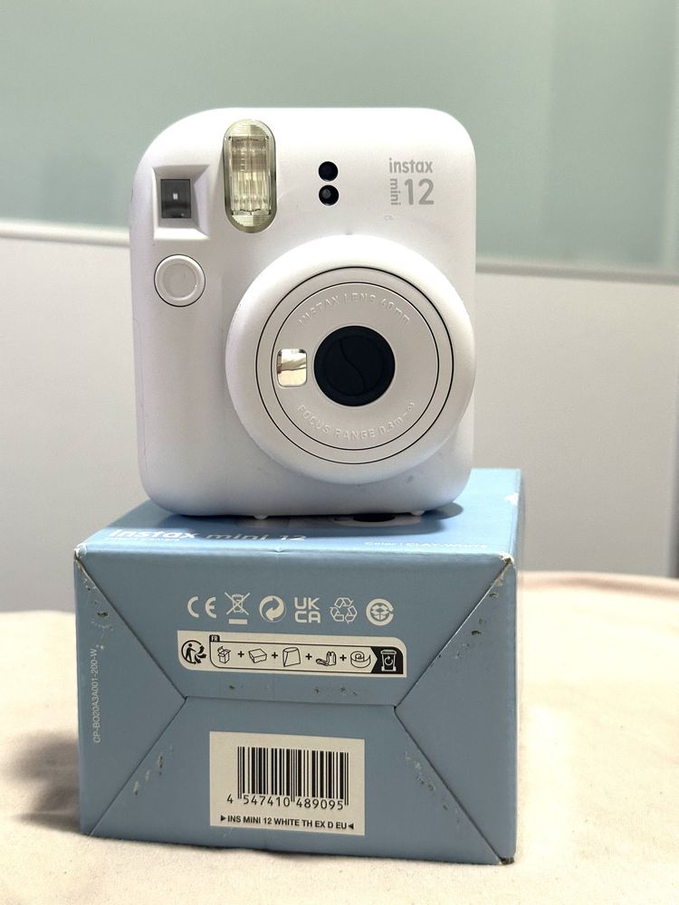 Câmara Instax Mini 12 WHITE - Como NOVA