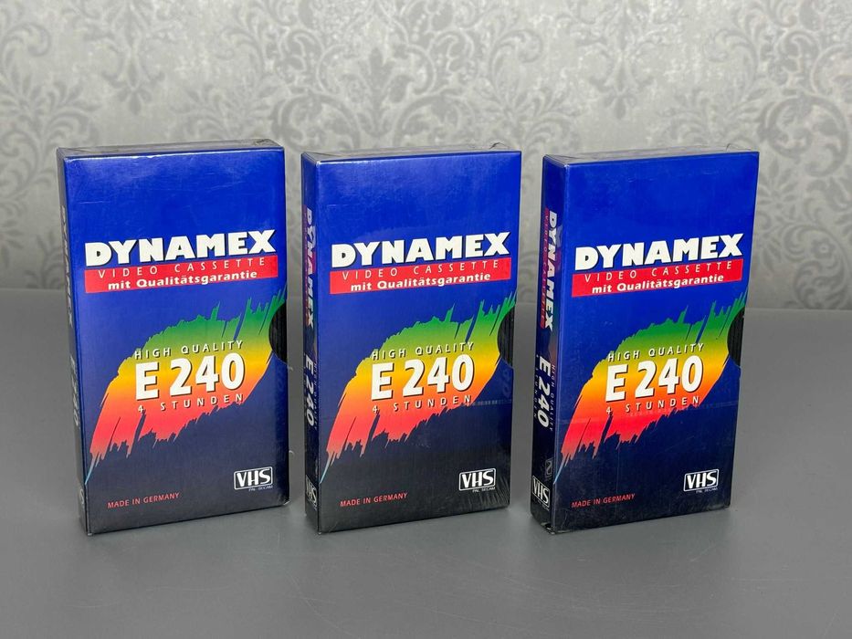 Trzy kasety VHS Dynamex High Quality E240 Folia