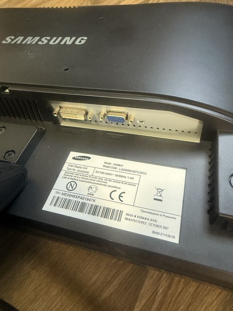 Монитор Samsung SyncMaster 206 BW