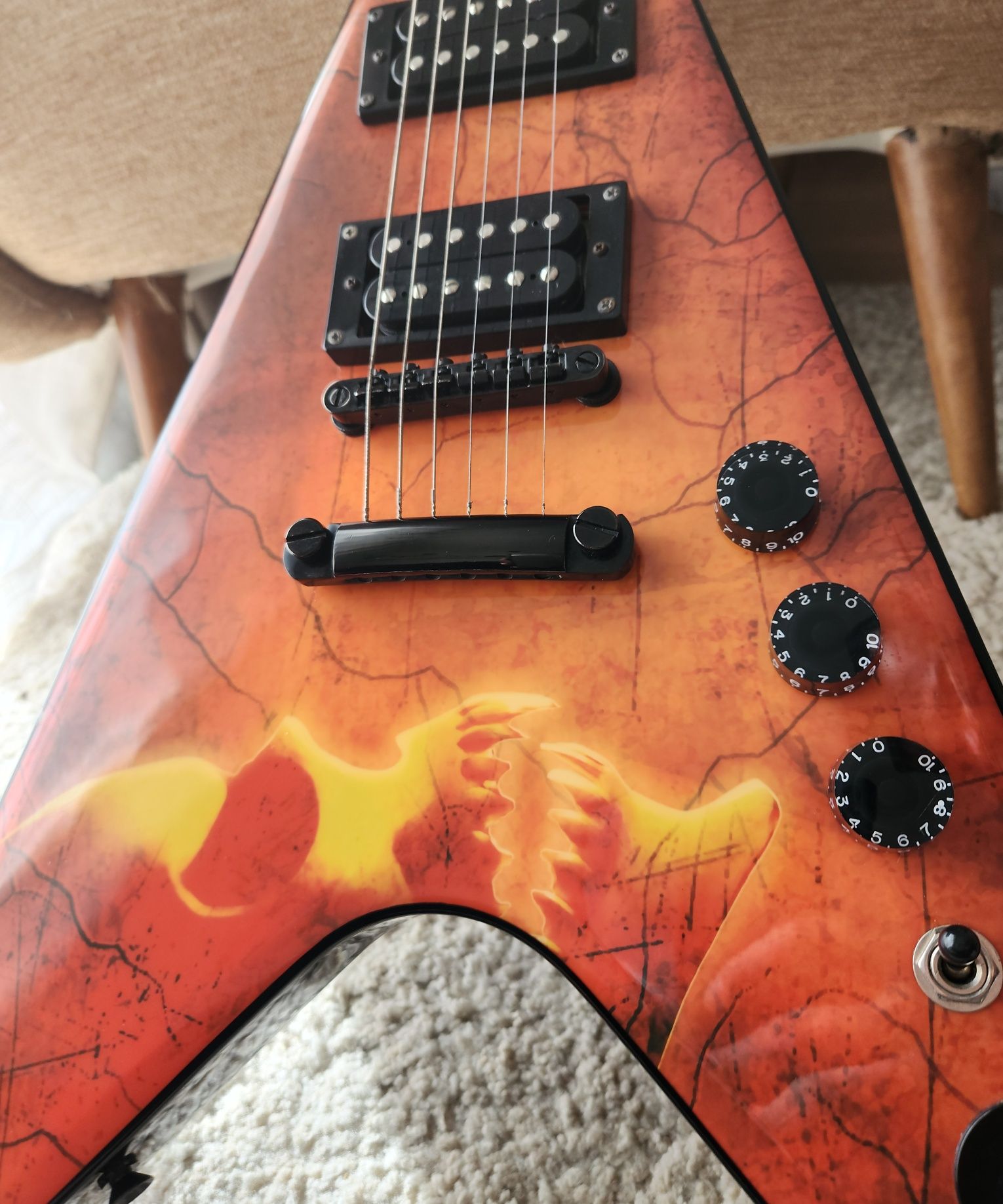Guitarra Washburn WV16 G12 flying V pickups FENDER