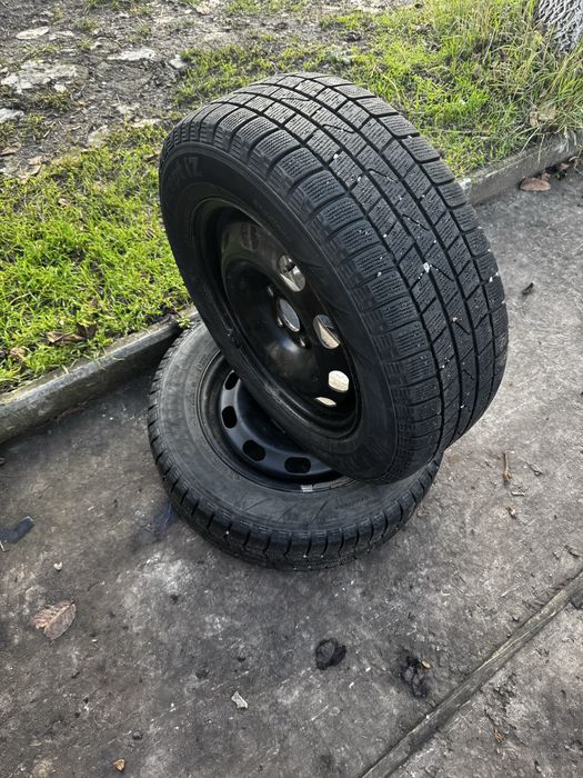 R15 диски 5/100 с зимней резиной 195/65/15