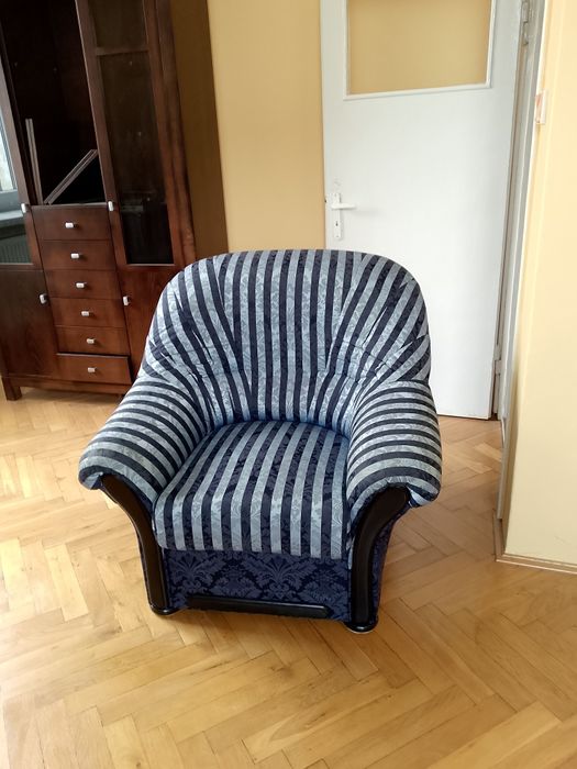 Meble z salonu w b.dobrym stanie.Knapa z funkcją spania - dwie osoby.