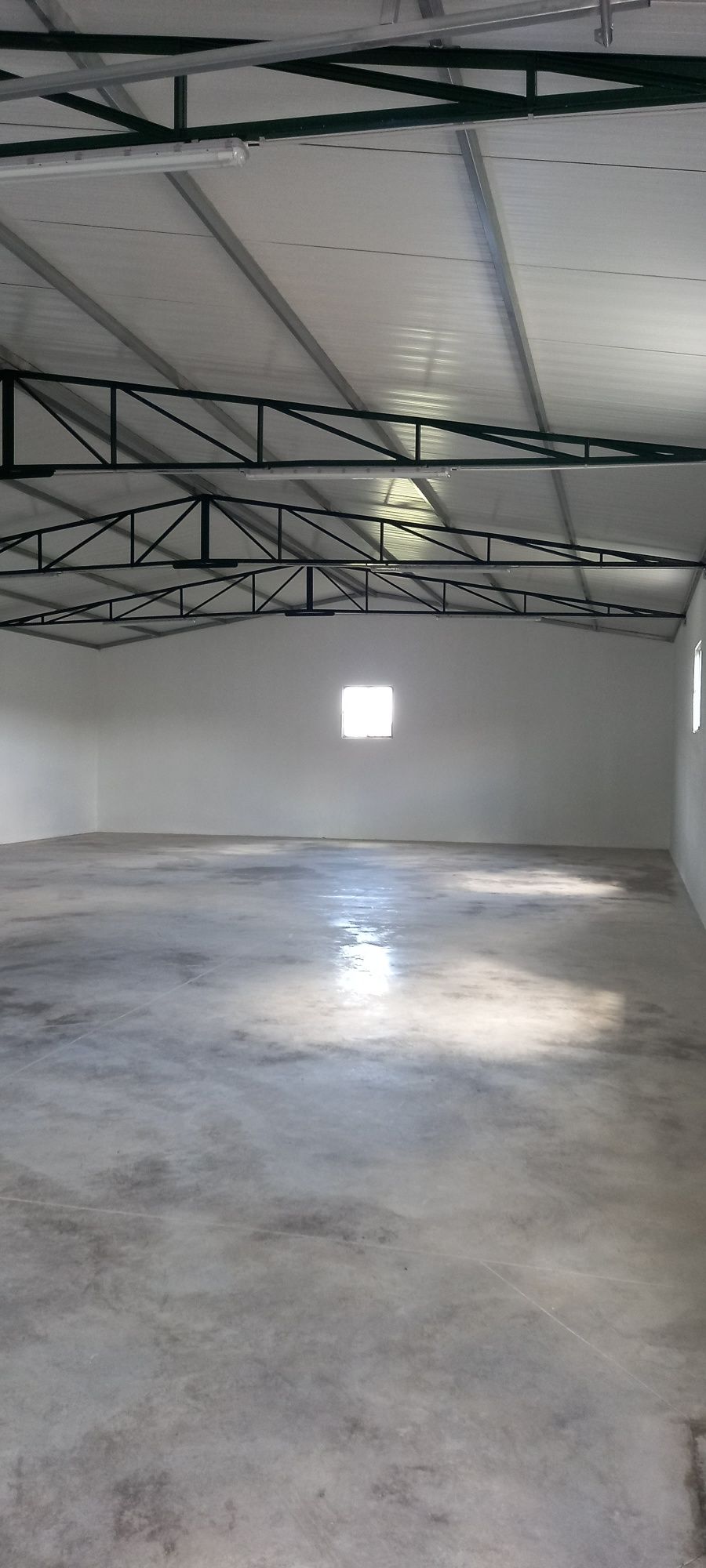 Armazém,  localização privilegiada