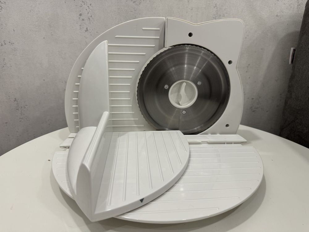 Ломтерізка ESPERANZA EKM017W