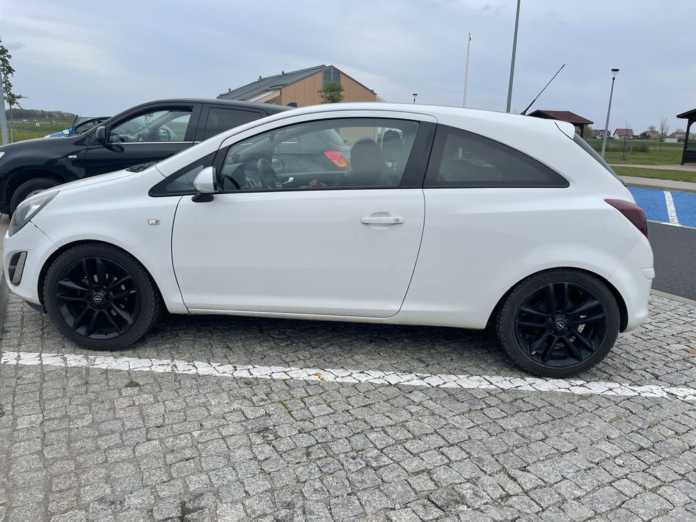 Opel corsa Color Edition